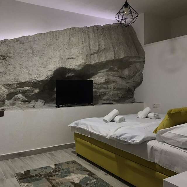 Отели типа «постель и завтрак» Casa Calda Apartment Цетине-5